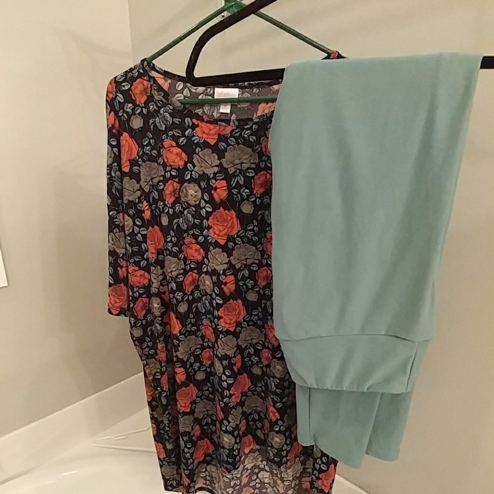 Lula Roe tunic & leggings